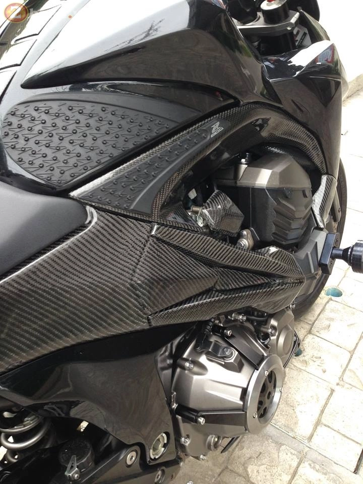 Kawasaki z800 sắc lẹm trong bộ cánh tối màu - 7