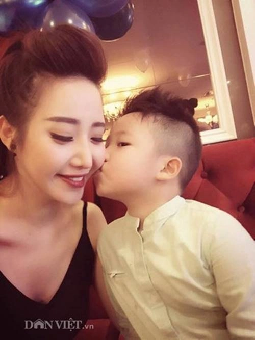 Không tham gia showbiz 3 mẹ đơn thân vẫn nổi tiếng vì đẹp mòn con mắt và giỏi kiếm tiền - 2