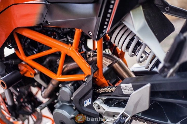 Ktm duke 390 khoe dáng chuẩn bên phố vắng - 5