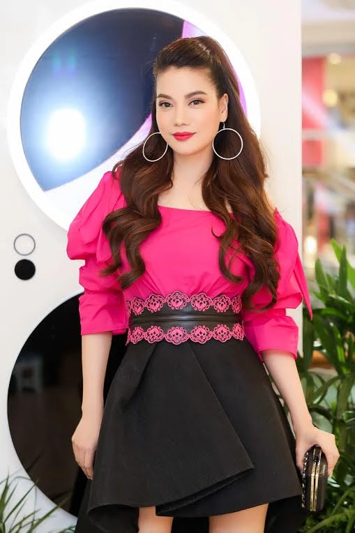 Lần đầu tiên host trương ngọc ánh hội ngộ top 3 next top all star tại sự kiện - 2