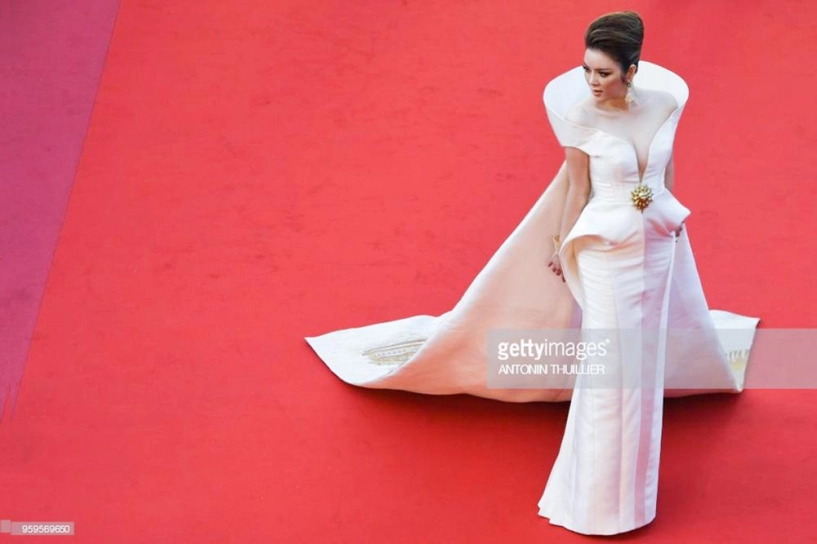 Lý nhã kỳ hóa nữ thần mặt trời trên thảm đỏ lhp cannes 2018 - 2