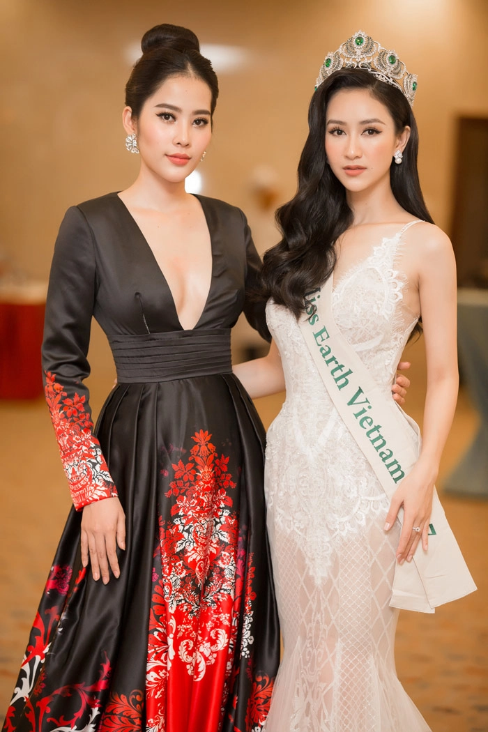 Nam em trao vương miện miss earth danh giá cho hà thu - 5