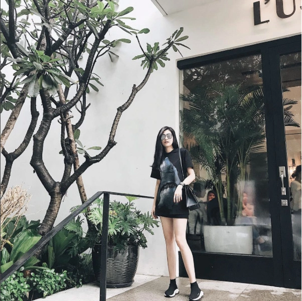 Street style cuối tuần hồ ngọc hà một mình đối lập với hàng loạt mỹ nữ vbiz - 4