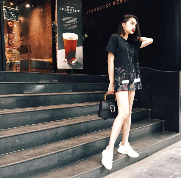 Street style cuối tuần hồ ngọc hà một mình đối lập với hàng loạt mỹ nữ vbiz - 6