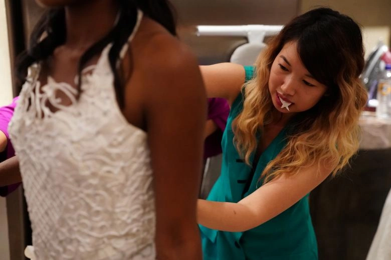 Váy cưới làm từ giấy vệ sinh gây sửng sốt vì quá đẹp quá sang - 11