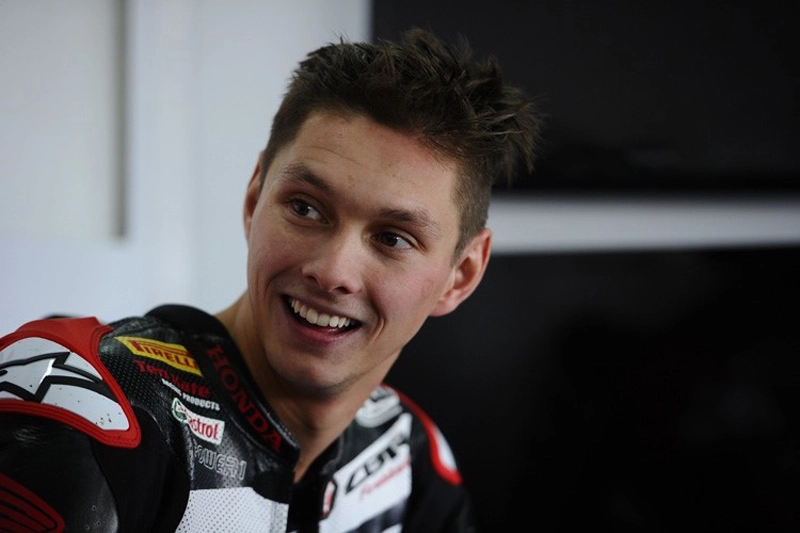 Worldsbk stefan bradl sẽ trơ thanh đông đôi vơi nicky hayden tai đôi đua ten kate - 1