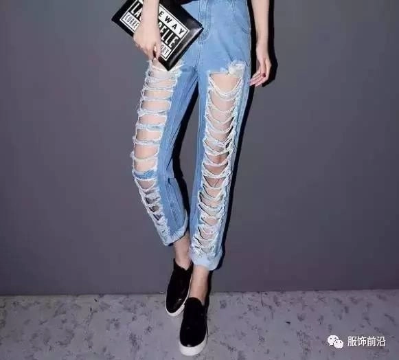 Xin đừng mặc quần jeans rách rưới một cách vô tội vạ - 2