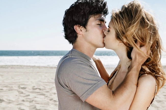 6 cách để có 1 nụ hôn hoàn hảo - 1