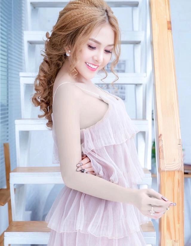 Chiêm ngưỡng thân hình bốc lửa vòng 1 căng đầy của nữ dj 9x ny saki - 2