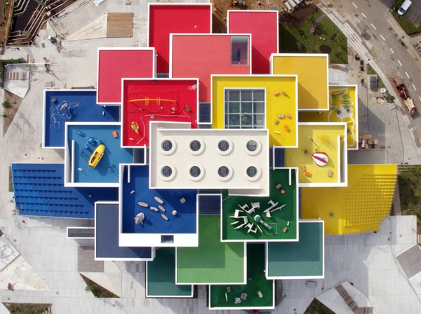 Choáng ngợp tòa nhà được làm từ 25 triệu mảnh ghép lego - 2