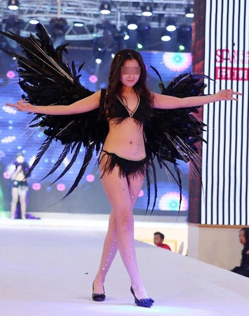 Đất nước tỷ dân có nhiều show nội y bị ném đá nhất năm 2017 - 5