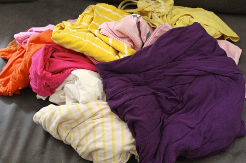 Đừng vứt quần áo cũ đi đan ngay thành thảm trải nhà đỡ tốn tiền mua - 2