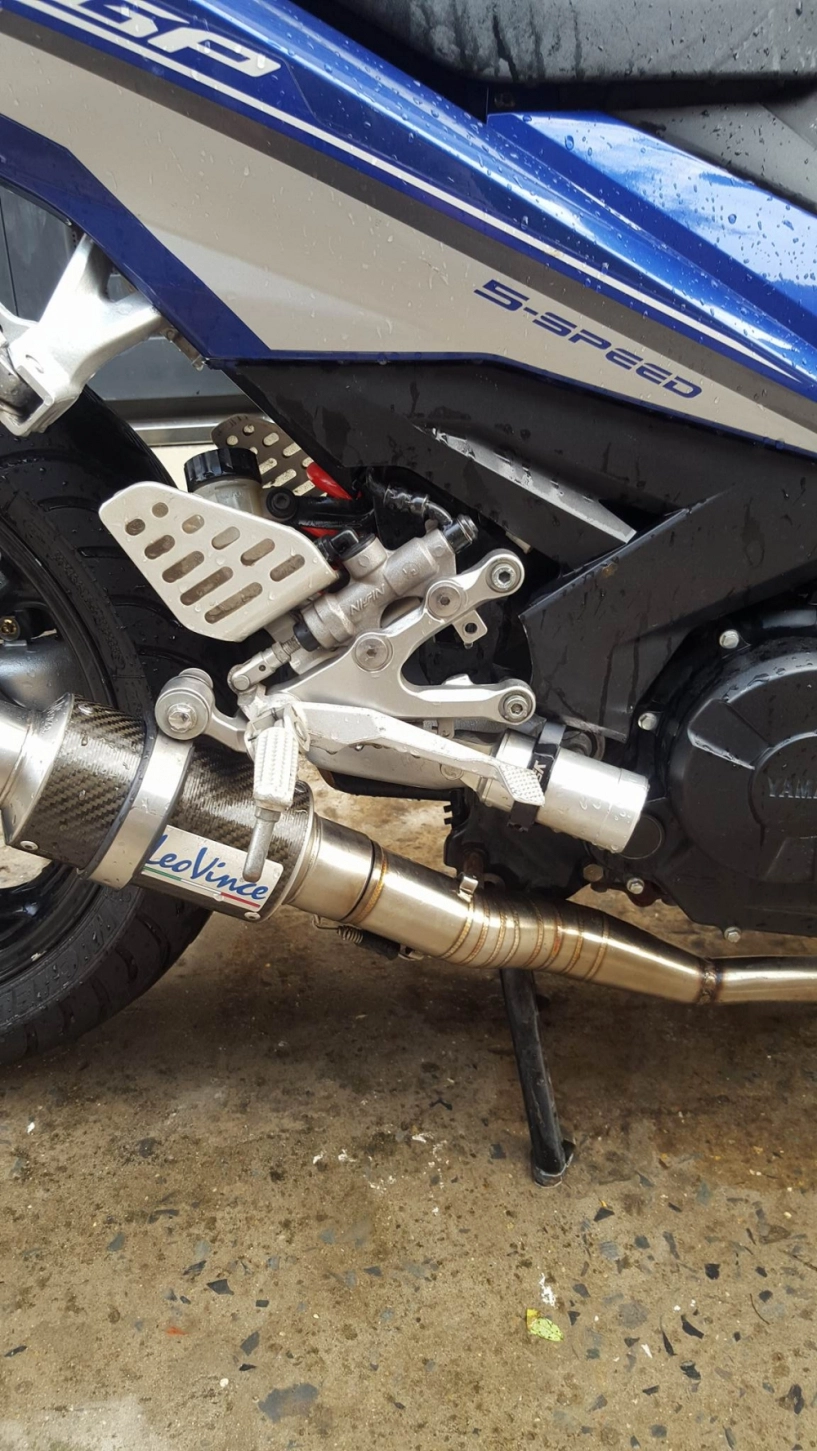 Exciter 150 ấn tượng với dàn chân 1 gắp - 3