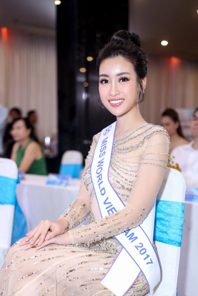 Hoa hậu đỗ mỹ linh bắn tiếng anh như gió trước khi lên đường thi miss world 2017 - 4