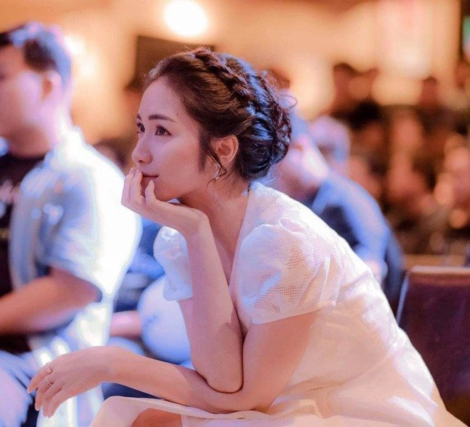 Hòa minzy diện đồ nhái phiên bản lỗi váy cưới của song hye kyo - 1