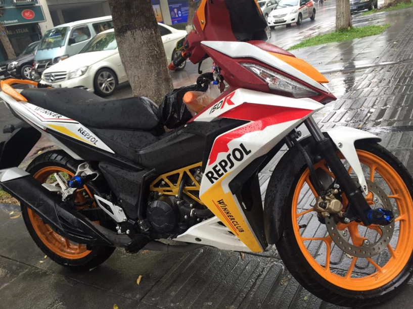 Honda winner 150 độ chất lừ với phong cách repsol - 1