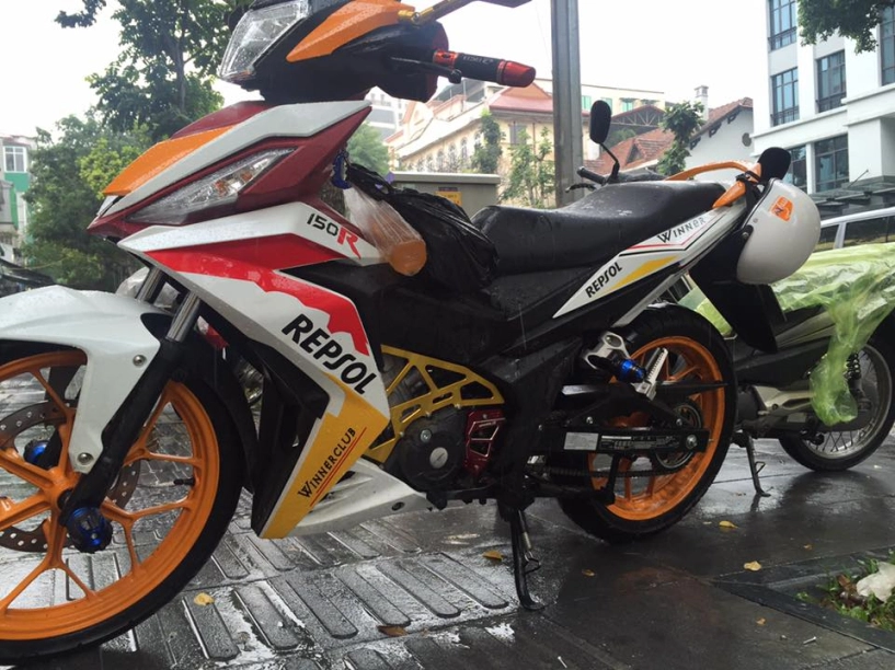 Honda winner 150 độ chất lừ với phong cách repsol - 2