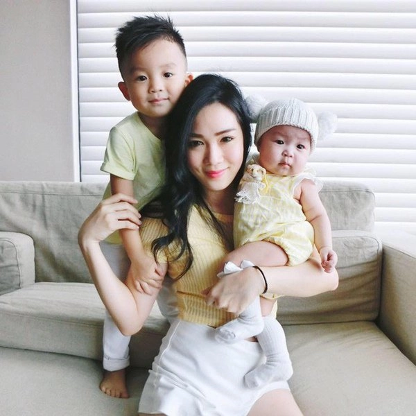 Hot mom nổi khắp châu á vì khéo chăm con giỏi kiếm tiền còn được chồng yêu chiều hết mực - 1