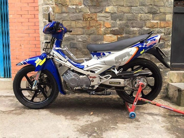 Satria 2000 độ 1 gắp cùng bộ cánh redbull đậm chất chơi - 1