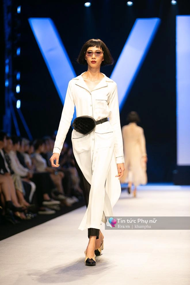 Khoảnh khắc đáng nhớ đôi bạn thân thanh hằng hồ ngọc hà nắm chặt tay nhau catwalk - 11