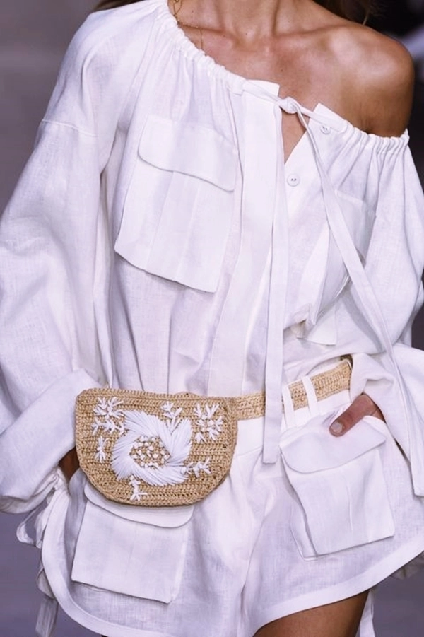 4 kiểu túi mà tín đồ thời trang khao khát có được từ new york fashion week 2018 - 15