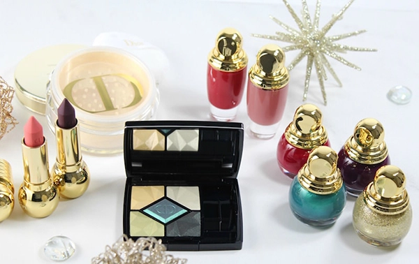 7 set mỹ phẩm mùa lễ hội khiến hội con gái khó lòng bỏ qua - 3