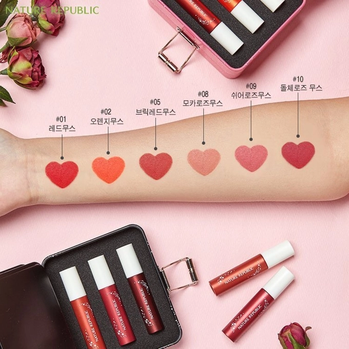 7 set mỹ phẩm mùa lễ hội khiến hội con gái khó lòng bỏ qua - 9