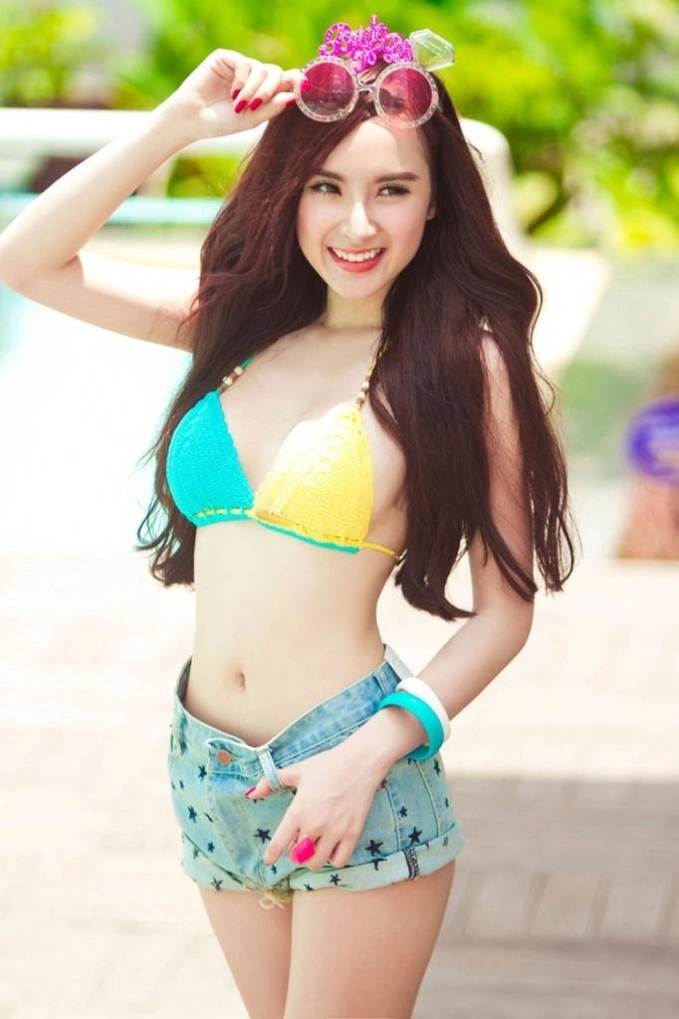 Angela phương trinh công phá showbiz bằng gu thời trang khoe siêu vòng 3 nhiều đến phát ngán - 4