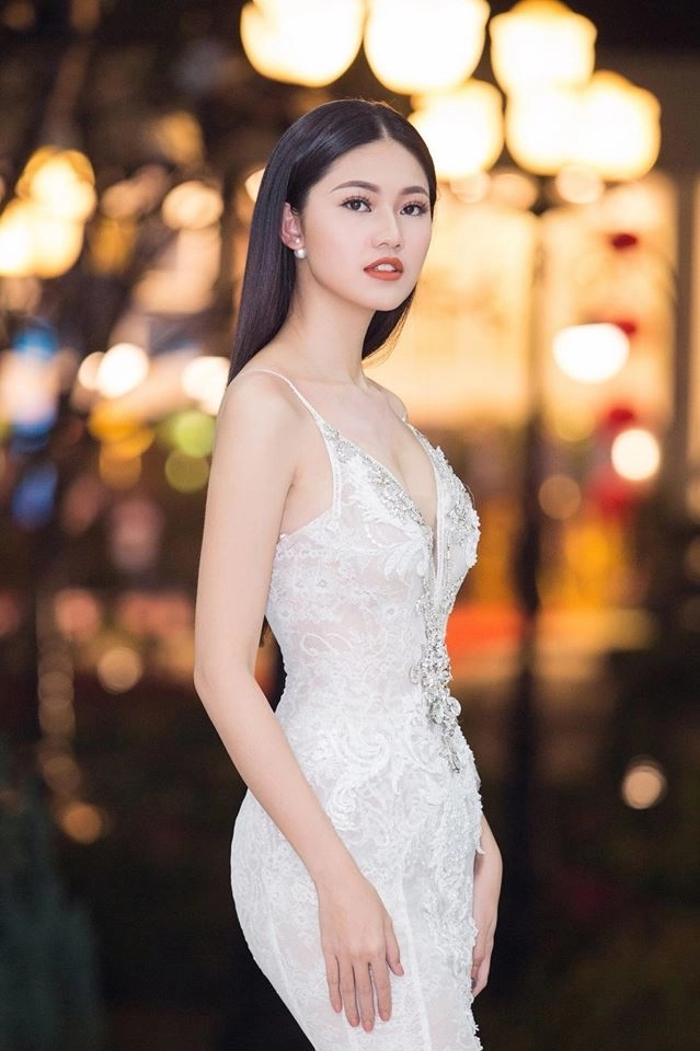 Angela phương trinh khoe vòng 3 100 cm nhưng 5 cô nàng này còn có vòng 3 lên tới 103 cm đây này - 11