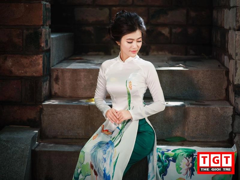 Bà mẹ một con hà thành kiều diễm như mỹ nữ tuổi đôi mươi trong tà áo dài xưa - 1