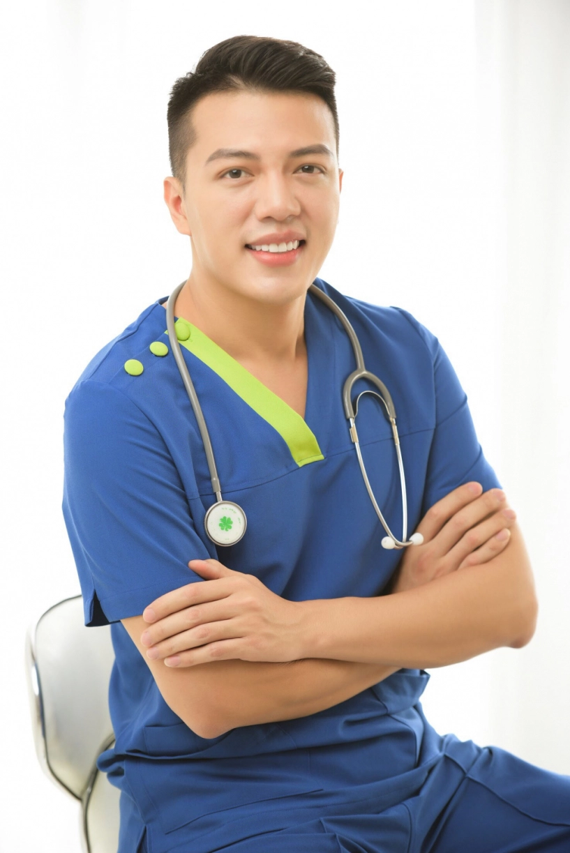 Bác sĩ nam thần và lời khuyên phẫu thuật thẩm mỹ dành cho giới trẻ - 1