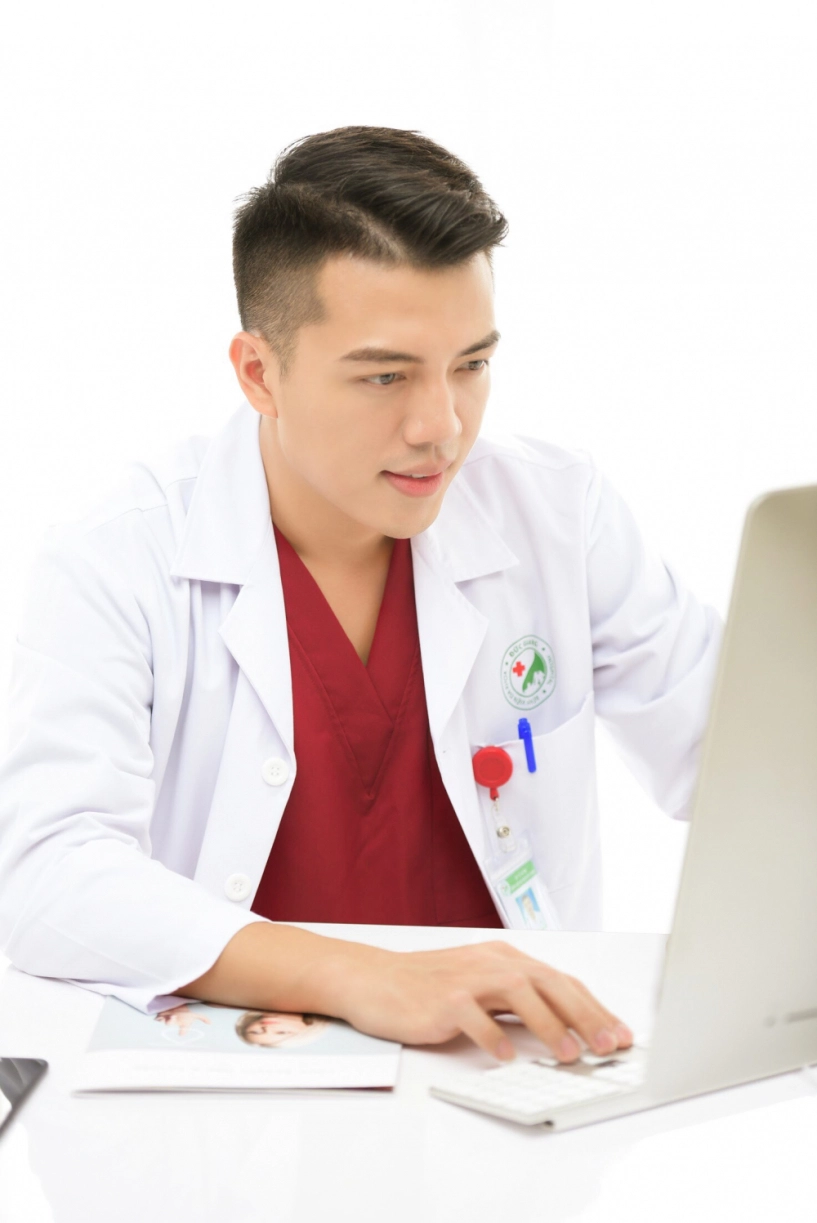Bác sĩ nam thần và lời khuyên phẫu thuật thẩm mỹ dành cho giới trẻ - 2