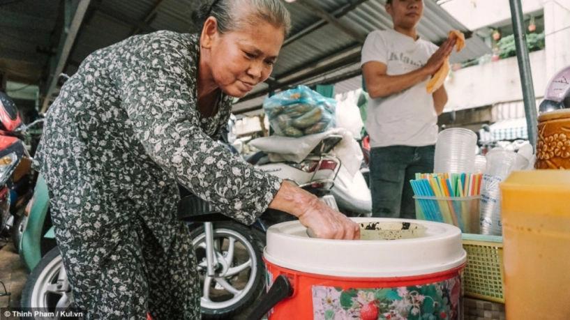 Bạn trẻ sài thành đã thử ăn bánh mì chấm ca cao đá của bà tám chưa - 4