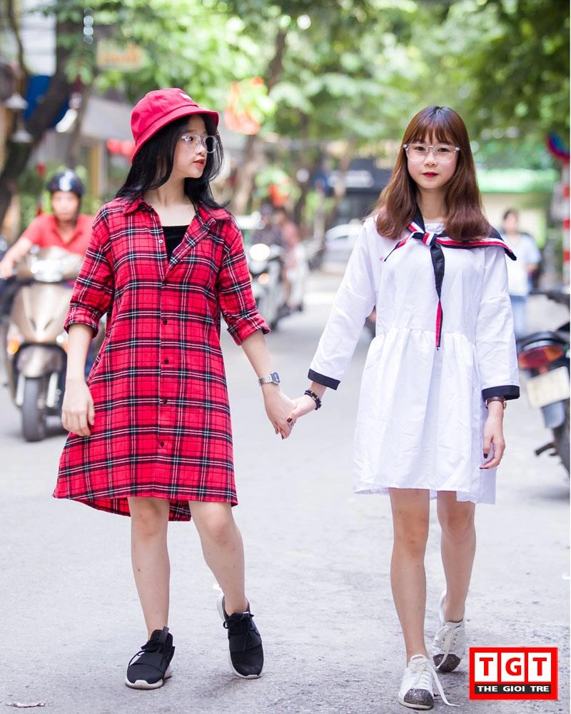 Bắt gặp linh ka cực thân thiết bên chi bé dự sự kiện - 2