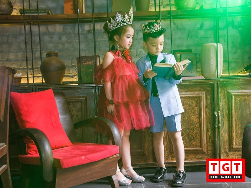 Bắt gặp linh ka cực thân thiết bên chi bé dự sự kiện - 7