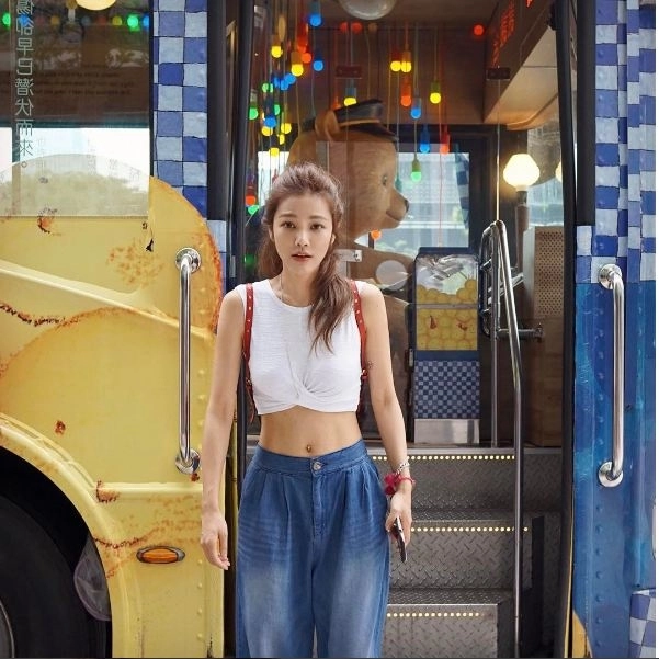 Bí kíp diện đồ trẻ măng dù đã 41 tuổi của hot girl xứ đài - 2