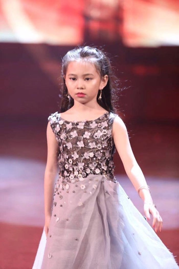 Bst váy dạ hội tuyệt đẹp của nhà thiết kế den nguyễn trong ilas got talent 2017 - 14
