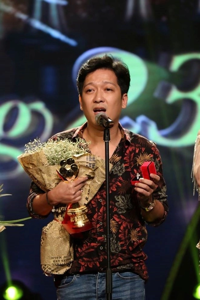 Cầu hôn nhã phương chuyện quan trọng cả đời người mà trường giang ăn mặc cẩu thả như thế này đây - 1