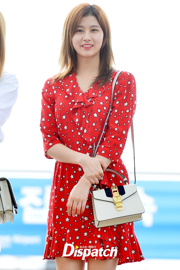 Chae yeon đụng hàng với idol hát sai tiếng anh của twice ai là người mặc đẹp hơn - 2