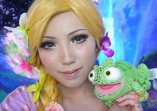 Cô gái có biệt tài hóa trang thành công chúa disney - 4