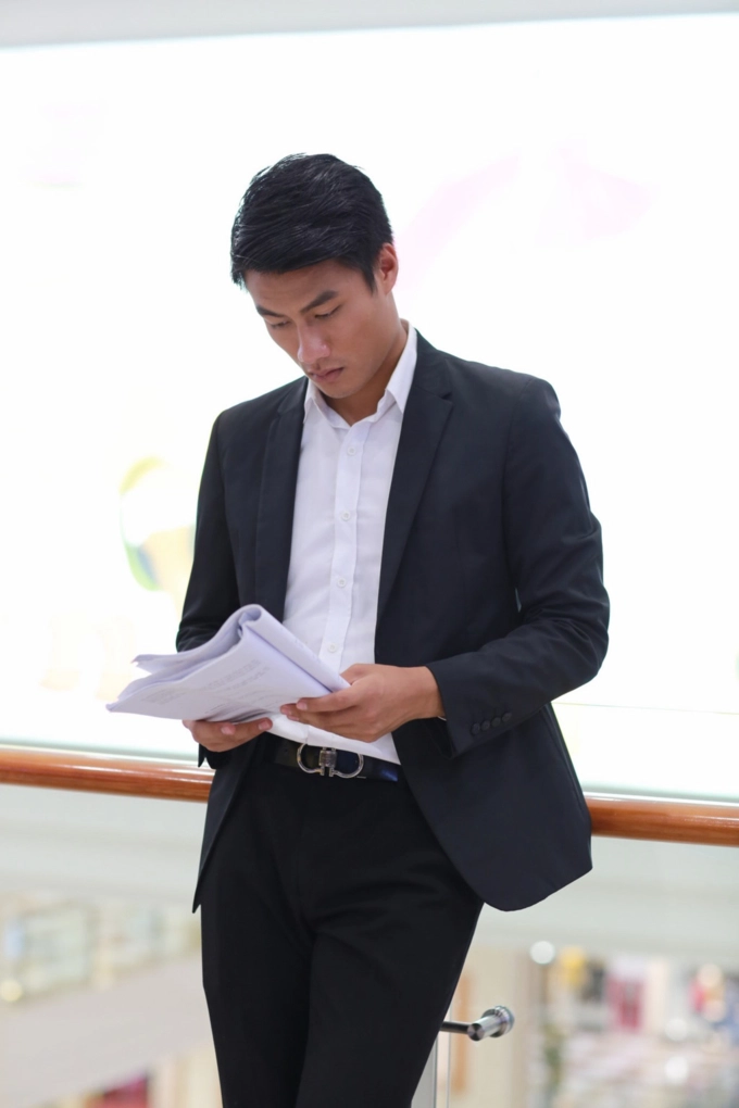 Công vinh mạc hồng quân và bùi tiến dũng khiến fan girl đổ gục vì diện vest quá xuất sắc - 6
