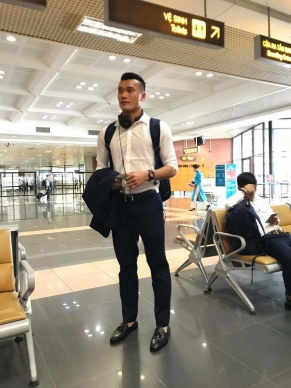 Công vinh mạc hồng quân và bùi tiến dũng khiến fan girl đổ gục vì diện vest quá xuất sắc - 13