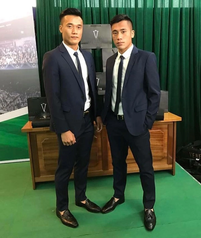 Công vinh mạc hồng quân và bùi tiến dũng khiến fan girl đổ gục vì diện vest quá xuất sắc - 14
