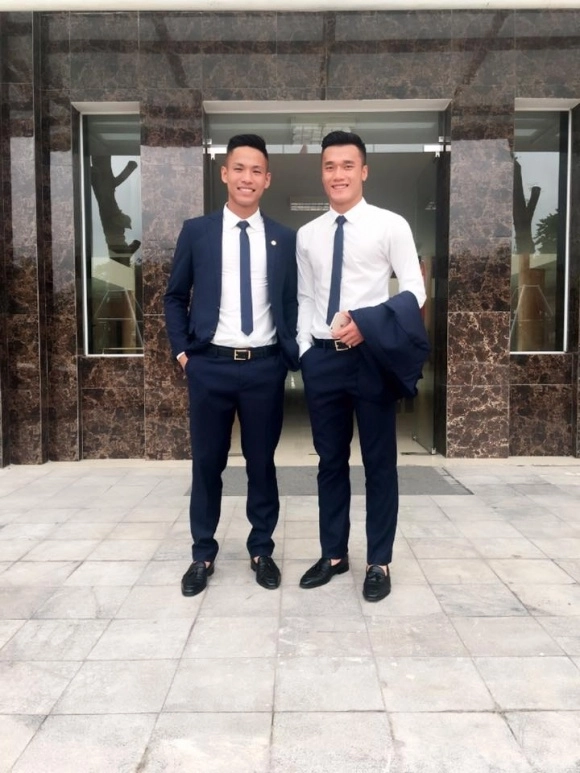 Công vinh mạc hồng quân và bùi tiến dũng khiến fan girl đổ gục vì diện vest quá xuất sắc - 15