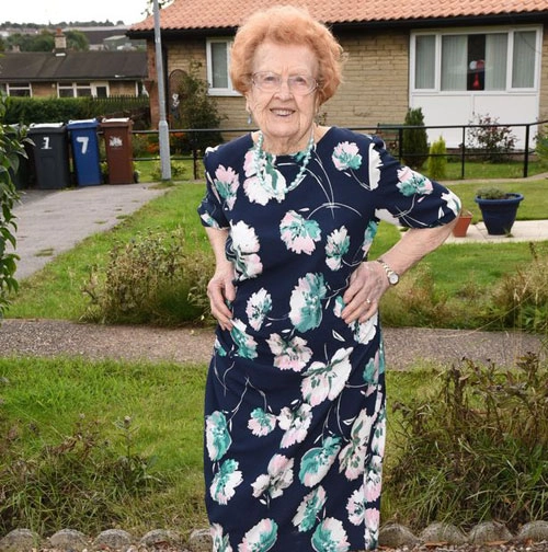 Cụ bà 92 tuổi giảm 50kg nhờ tập thể dục và bơi - 3