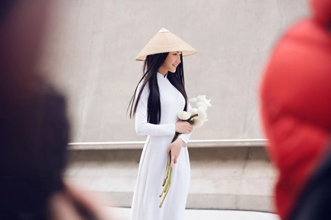 Cùng diện sắc trắng nhưng fung la và bảo trân mang đến 2 thái cực khác nhau tại seoul fashion week - 10
