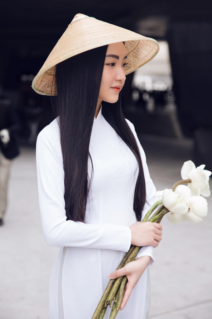 Cùng diện sắc trắng nhưng fung la và bảo trân mang đến 2 thái cực khác nhau tại seoul fashion week - 13
