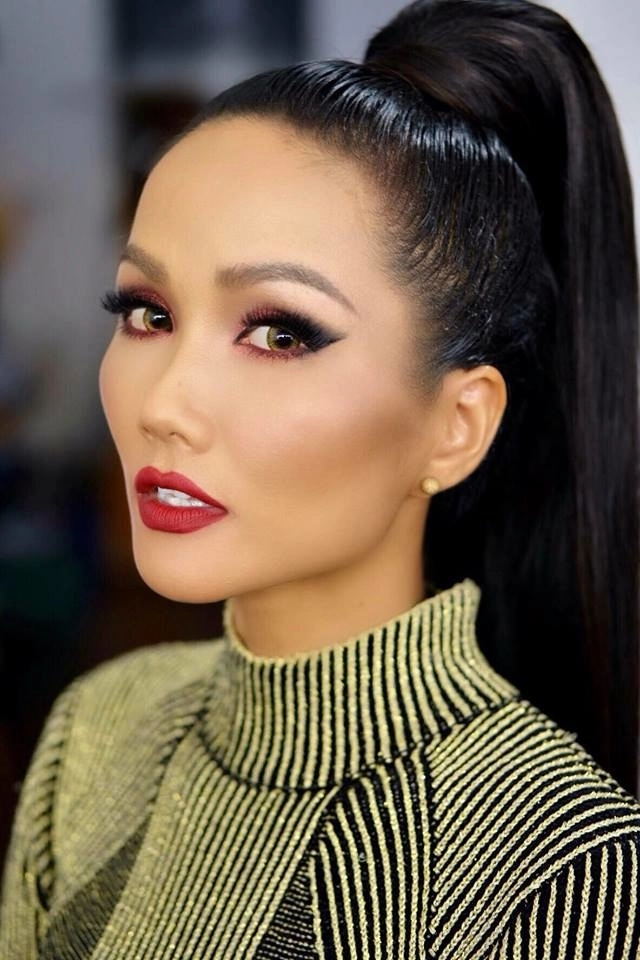 Cuối cùng hhen niê cũng chịu để tóc dài làm cư dân mạng tranh cãi nảy lửa - 1