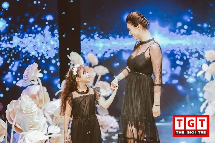 Dàn mẫu nhí xinh đẹp biểu diễn tại tuần lễ thời trang trẻ em hà nội 2017 - 1