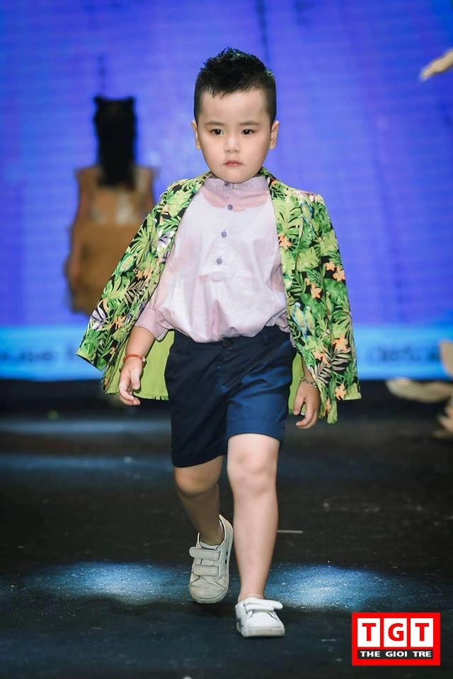 Dàn mẫu nhí xinh đẹp biểu diễn tại tuần lễ thời trang trẻ em hà nội 2017 - 8